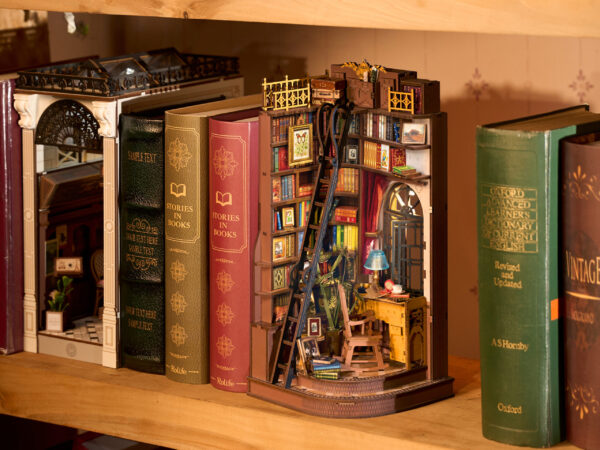 DIY Book Nook - Silent Corner Study