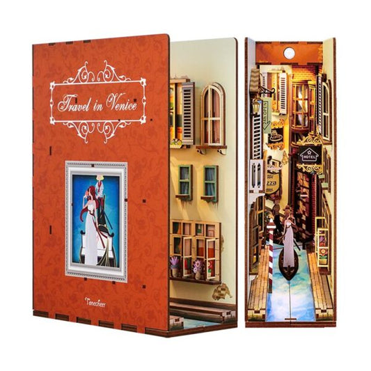 DIY Book Nook - Travel in Venice