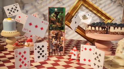 DIY Book Nook - Alice in Wonderland