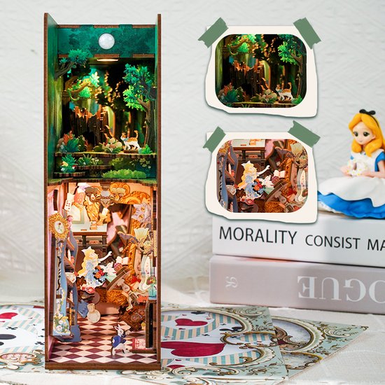 DIY Book Nook - Alice in Wonderland