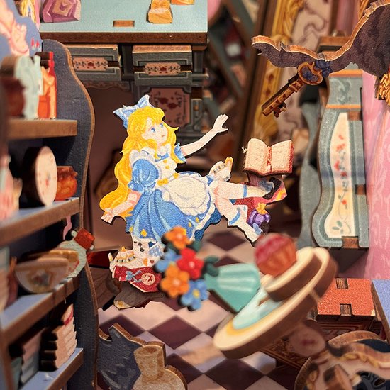 DIY Book Nook - Alice in Wonderland